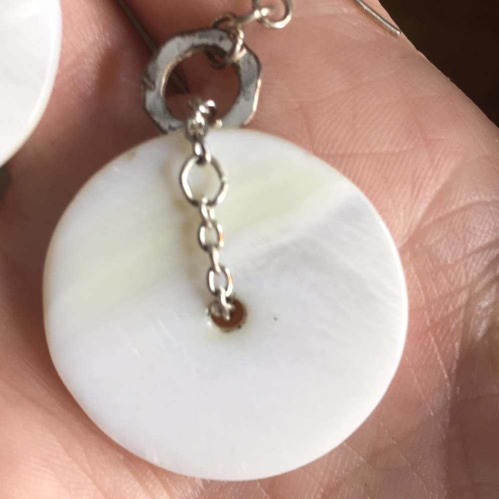 Shell And Hammered Loop Pierced Earrings - image 7